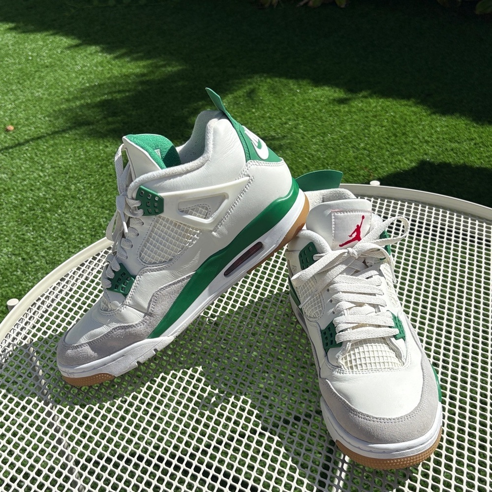 EUC Authentic Nike Jordan Retro SB Green & White - Picture 3 of 12